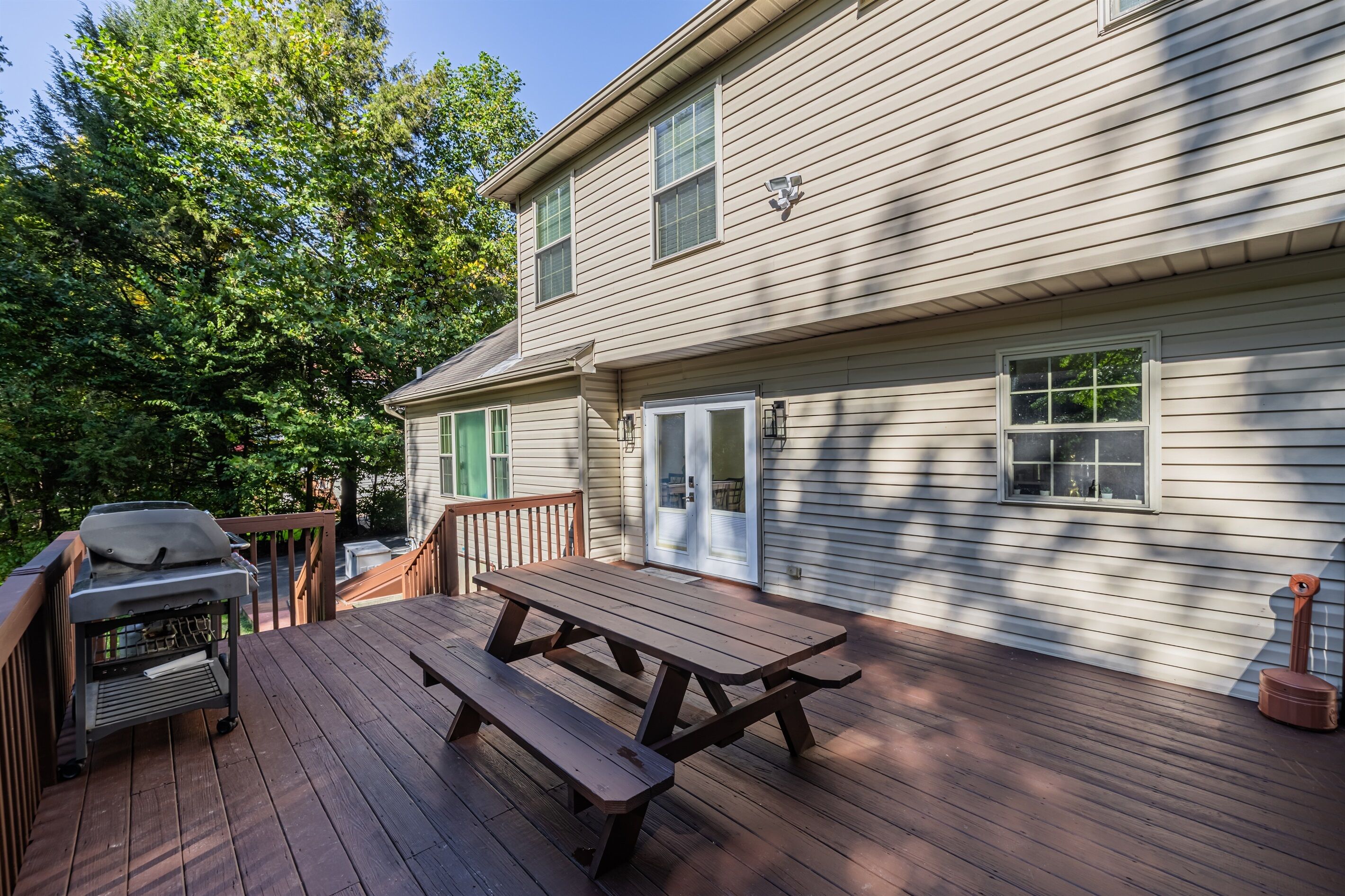 Gorgeous lake front with tranquil setting