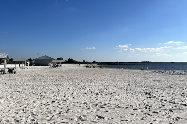 Liegestühle, Strandtücher