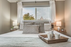 4 Schlafzimmer, Schreibtisch, Bügeleisen/Bügelbrett, Reisekinderbett