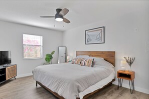 2 bedrooms, desk, iron/ironing board, travel crib - Relax and Unwind in 2 BR apt with Private Heated Pool (Sebastian)