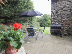Cottage | Outdoor dining