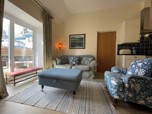 Living area - 1 bedroom accommodation in Farr (Farr)