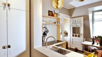 Fridge, coffee/tea maker, electric kettle, toaster