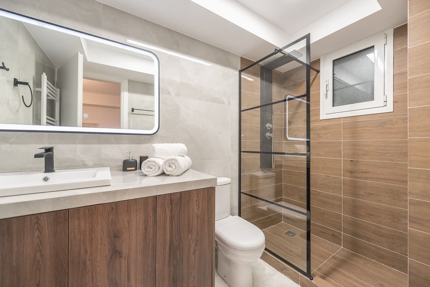 Cozy 2 BR flat at Mavili Square - Xenias