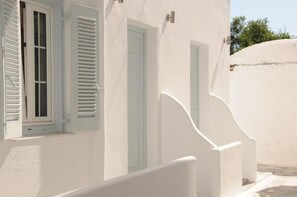 Front of property - Starlight Luxury Studios (Mykonos)