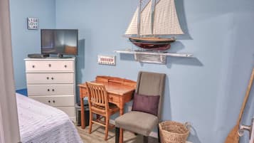 Panoramic Suite, 1 Bedroom, Lake View | 1 bedroom, iron/ironing board, free WiFi