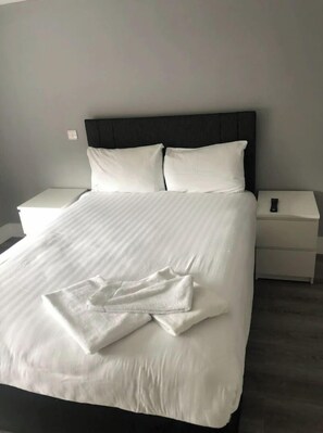 2 bedrooms, iron/ironing board, free WiFi, bed sheets