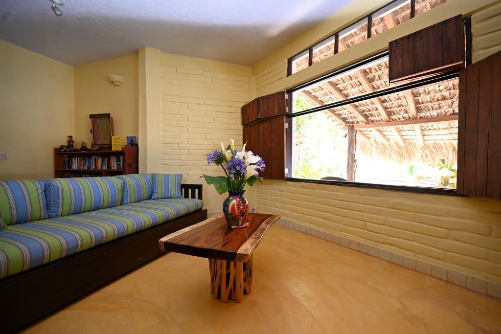 Casa Flores Del Mar - Ocean Front Garden Oasis