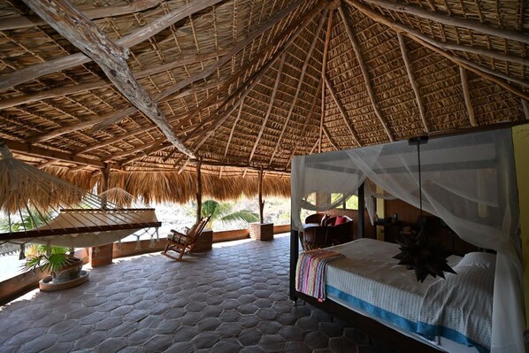 2 bedrooms, desk, free WiFi, bed sheets