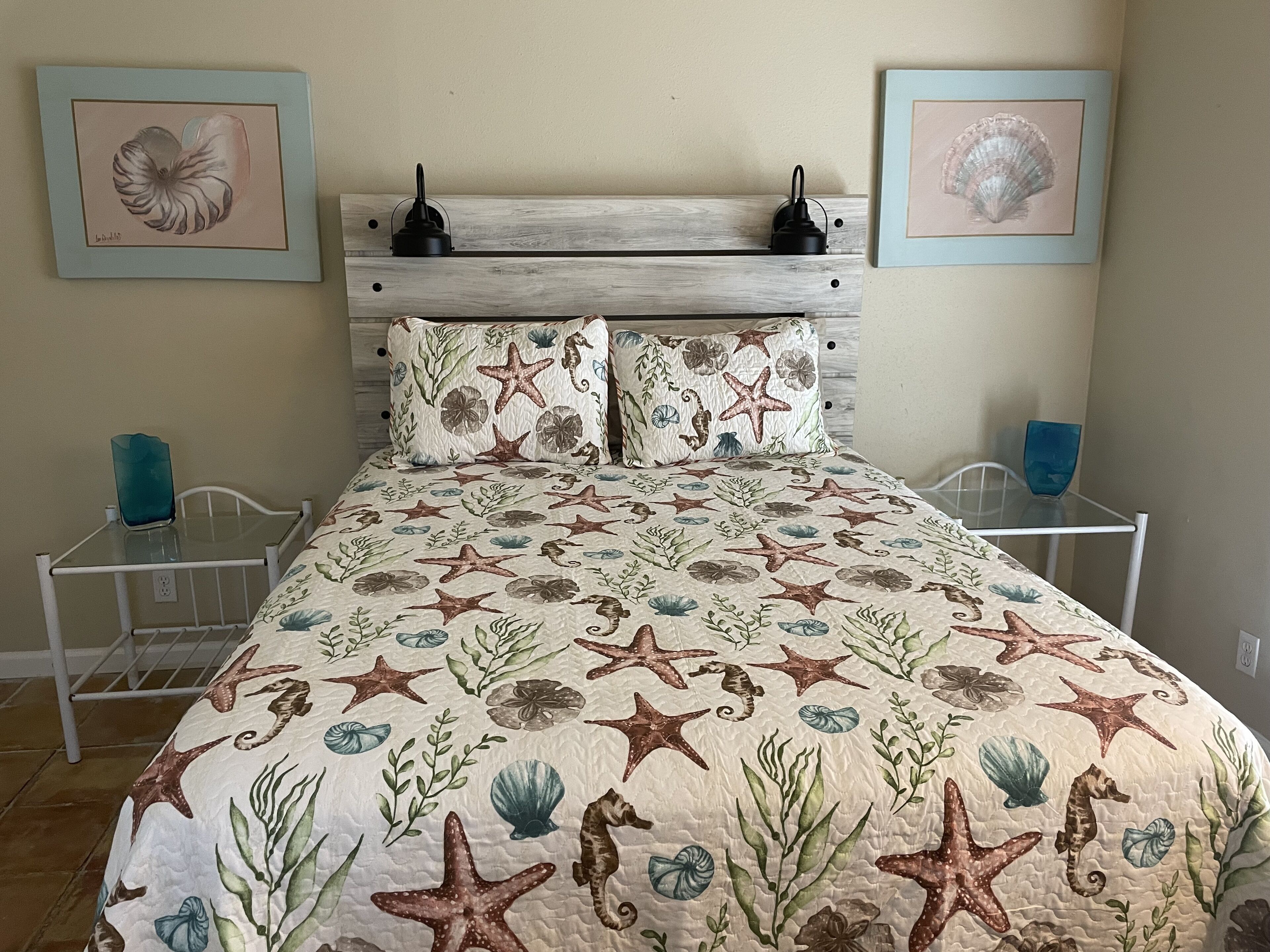 3 多间卧室、免费 WiFi、床单