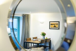 Dining - Charming Cornish cottage with private hot tub/shared pool, nr Falmouth/Helford (Falmouth)