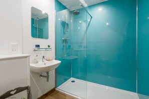 Hair dryer - 3 bedroom cottage with shared pool/hot tub nr Falmouth & Helford River (Falmouth)