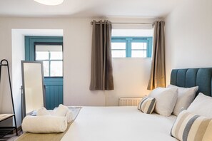 3 bedrooms, iron/ironing board, travel cot, free WiFi