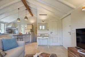 Smart-TV, Tischfußball, Tischtennisplatte