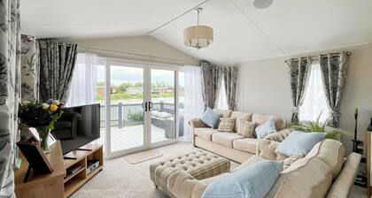 Sandy Shore - UK37724