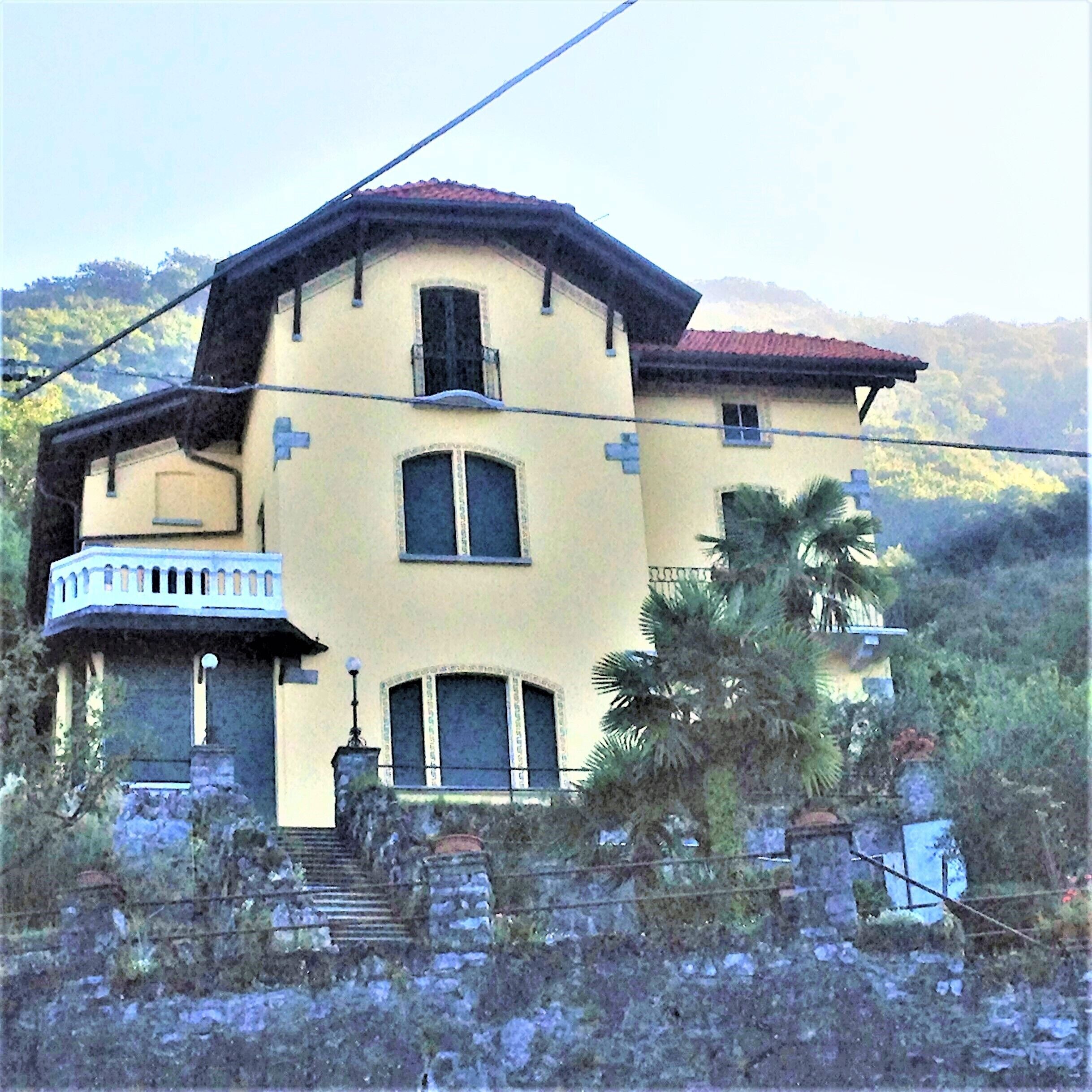 Room in period villa, with private bathroom and large shared terrace