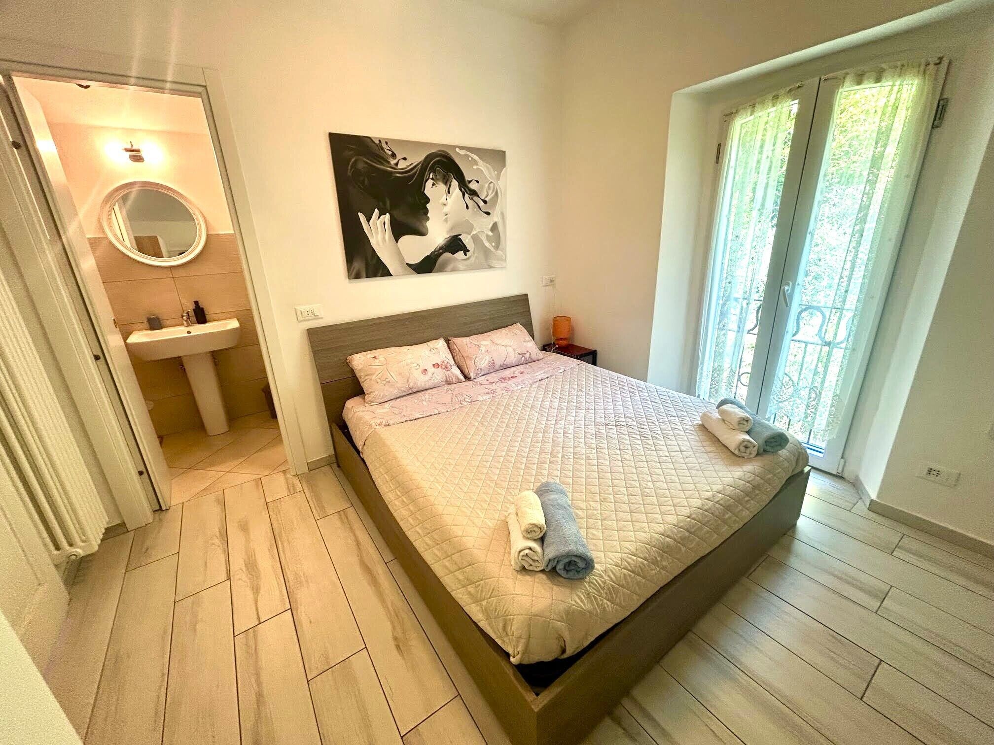 1 chambre, bureau, fer et planche à repasser, Wi-Fi gratuit