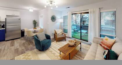 Beautiful Uptown Condo w/ 2BR/2Bath, by Mansion™