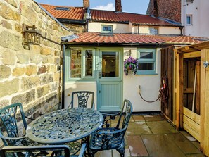 Unclassified image, 2 of 23, button