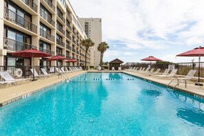 Piscina coperta, piscina all'aperto