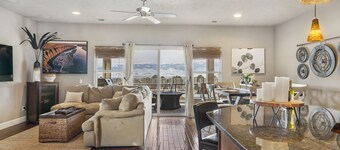 Sunserra at Crescent Bar - on Golf Course - Amazing Columbia River views