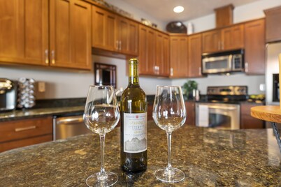 Sunserra at Crescent Bar - on Golf Course - Amazing Columbia River views