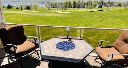 Sunserra at Crescent Bar - on Golf Course - Amazing Columbia River views