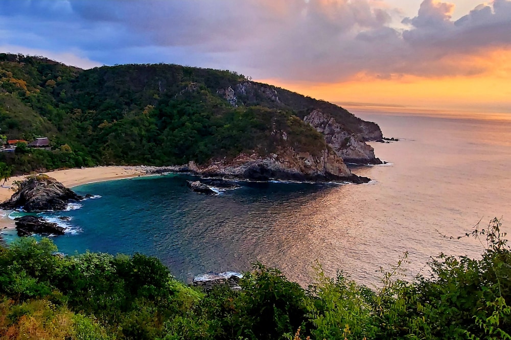 Casita Sarafina - Spectacular Ocean Front Bungalow