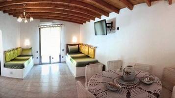 Vila | Área de estar | TV 30 polegadas com canais digitais