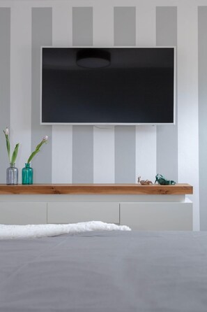 2 bedrooms, iron/ironing board, WiFi - Sylter Dünengras - Cozy top floor apartment with roof terrace in a quiet location (Sylt-Ost)