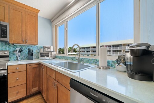 Townhouse w/ Endless Gulf views