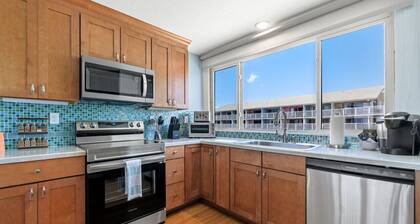 Townhouse w/ Endless Gulf views