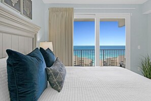 3 bedrooms, desk, iron/ironing board, travel crib - Ocean View- Laketown Wharf 1809 (Panama City Beach)