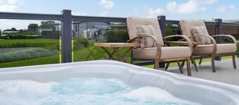 Reel Paradise - UK37723