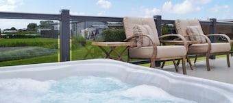 Reel Paradise - UK37723