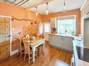 Dishwasher, cookware/dishes/utensils