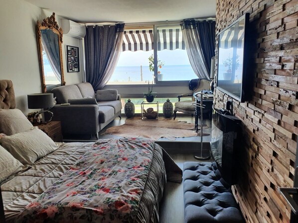 2 slaapkamers, een strijkplank/strijkijzer, gratis wifi, beddengoed