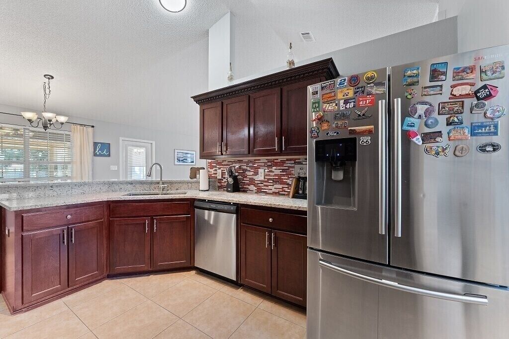 4 Bedroom Vacation Home with Inground Pool & Hot Tub. Discounted Rates, Book Now