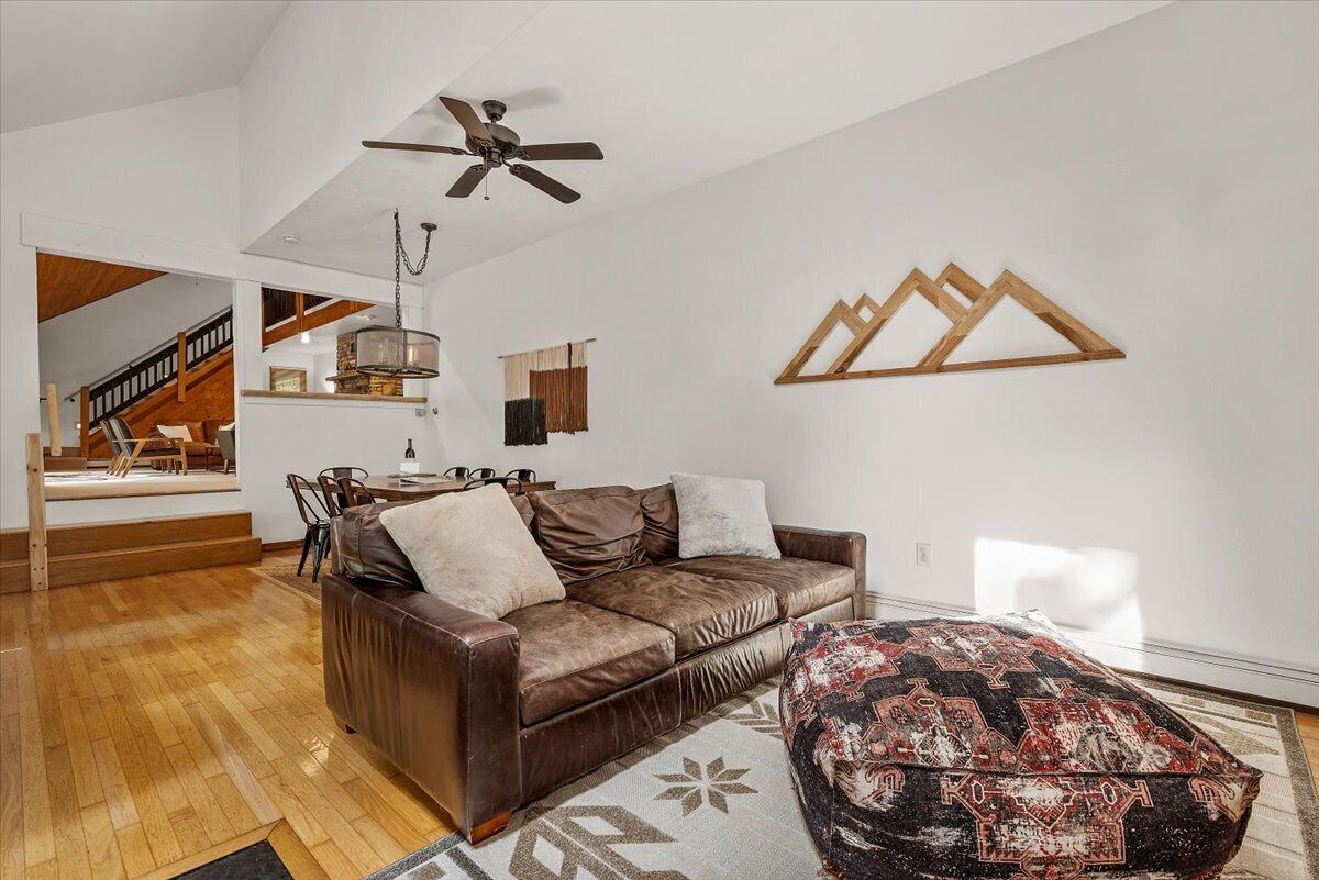 Charming Mountain Chalet Tucked into the Colorful Trees