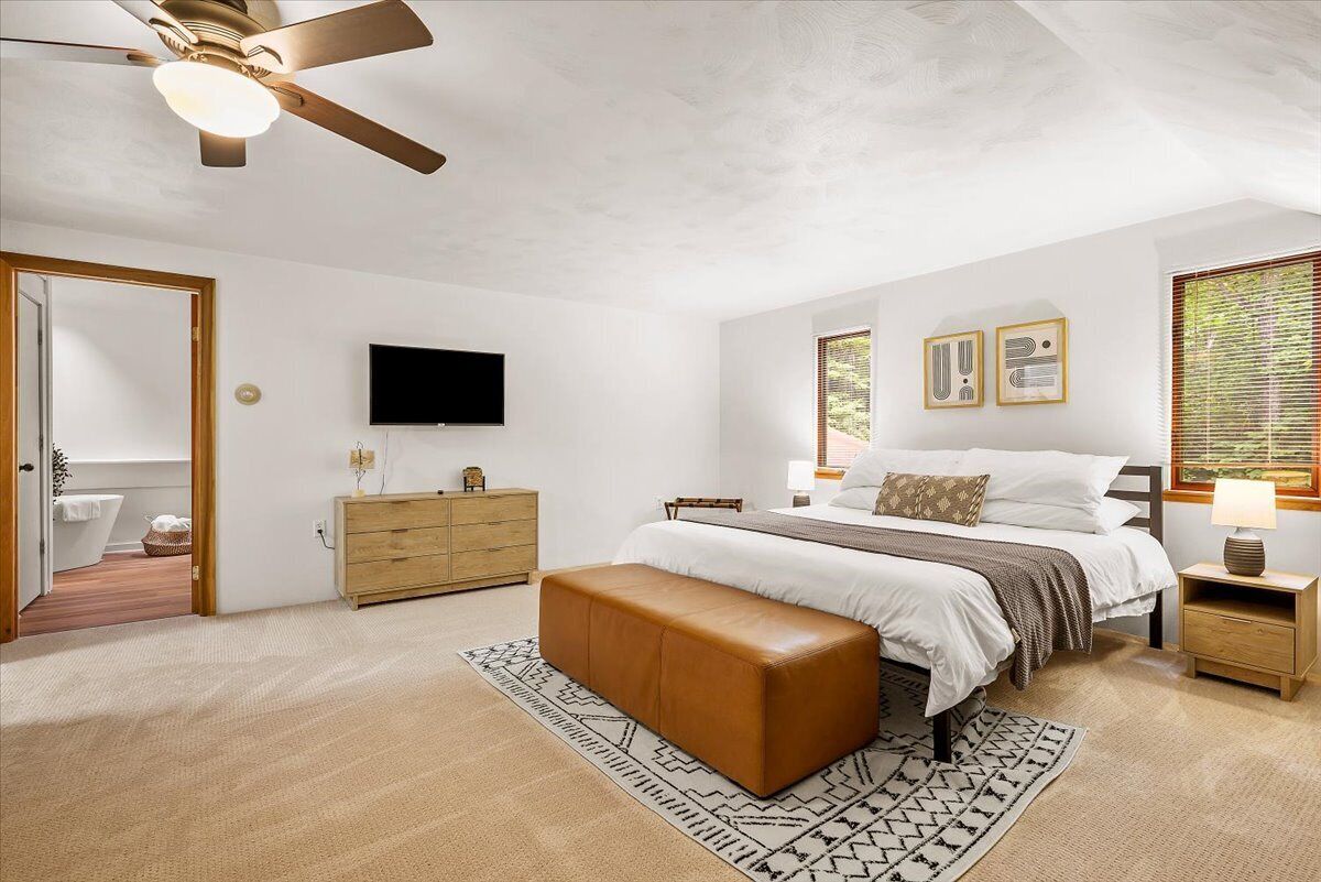 Charming Mountain Chalet Tucked into the Colorful Trees