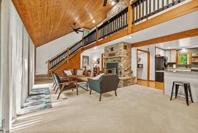 Cozy Mountain Chalet Amid Brilliant Fall Colors