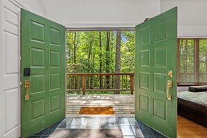 4 bedrooms, desk, iron/ironing board, free WiFi