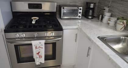 NEW! Modern & stylish 2BR/2BA condo in Villa Verde