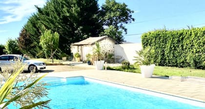 Beautiful air-conditioned country villa, sleeps 10, with saltwater pool.