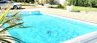 Belle Villa de Campagne climatisée ,10 personnes avec piscine au sel.