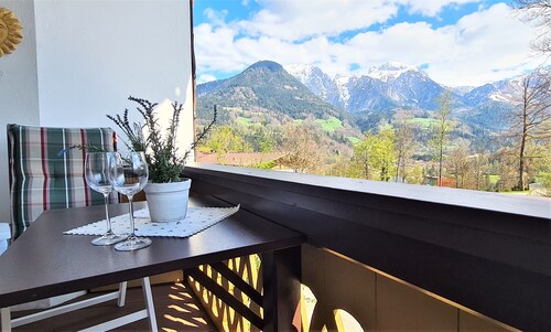 Helle, ruhige FeWo Kehlstein mit tollem Balkon in fußläufiger Lage zum Zentrum