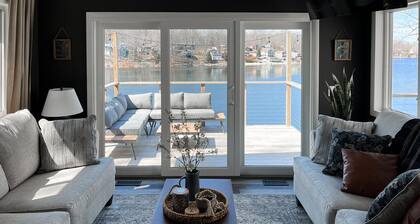 Allsports lakehouse w/private beach/dock, firepit, grill, sunset view!