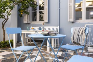 Maison Design, 3 chambres, patio, vue ville | Vue sur la cour