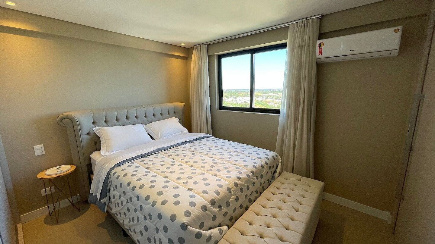 Studio on the top floor in CENTRO de FOZ overlooking the Paraná River