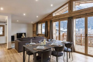 Dining - Ocma3 - Somptueux 6pax | VueMtBlanc | Central | Parking (Chamonix-Mont-Blanc)